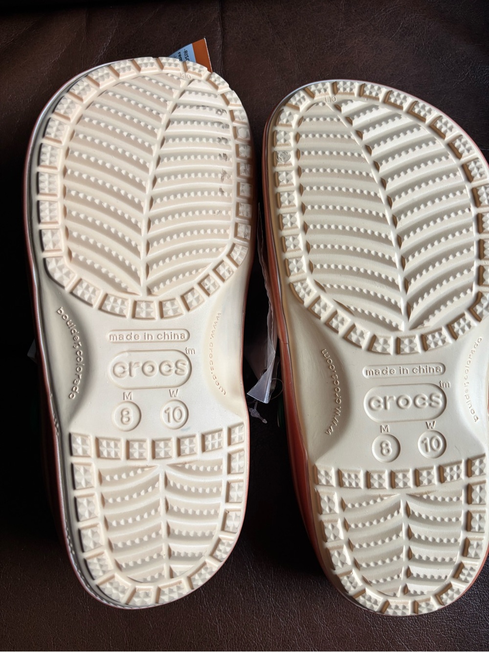 Crocs Krispy Kreme Sprinkle Donut Clogs - Picture 4 of 8